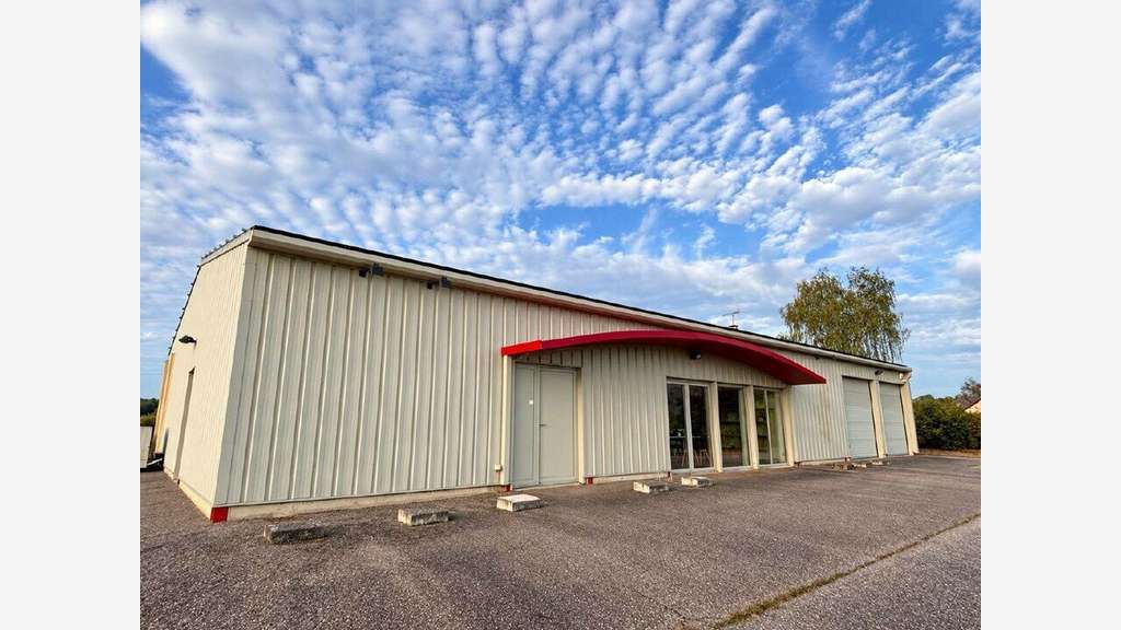 Bâtiment professionnel 300m² à louer Juzennecourt