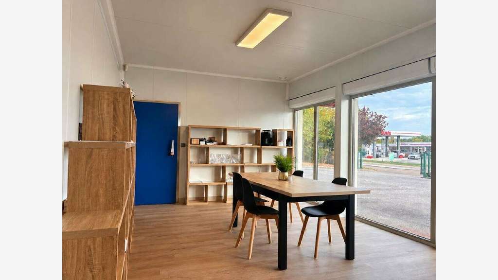 Bâtiment professionnel 300m² à louer Juzennecourt