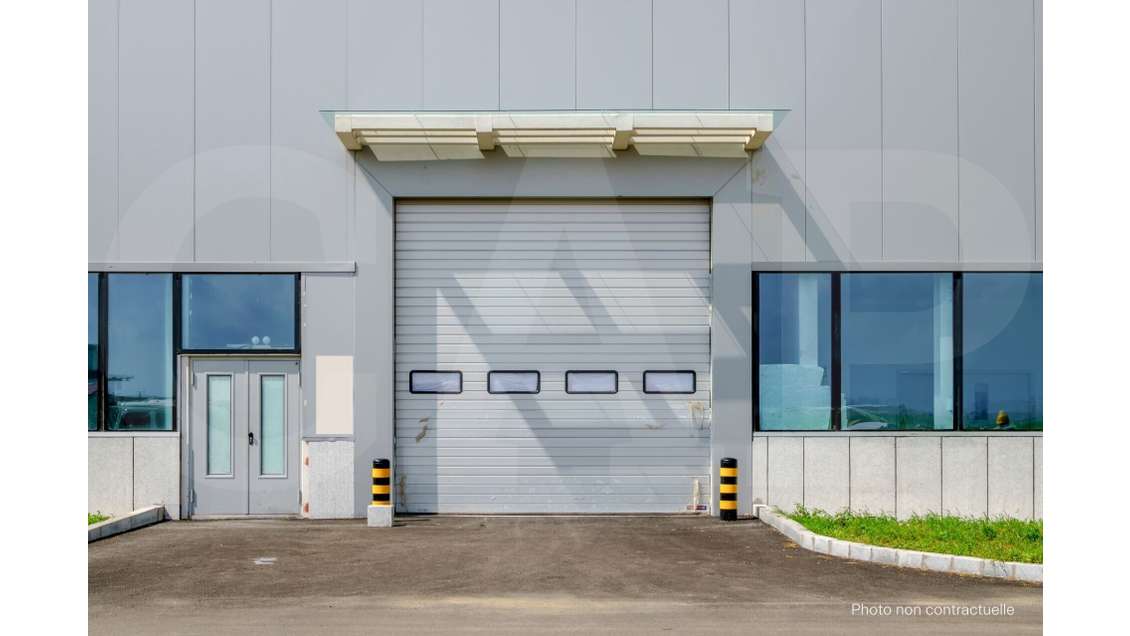 A louer local d'activité 3600m² à Saint-Thuriau