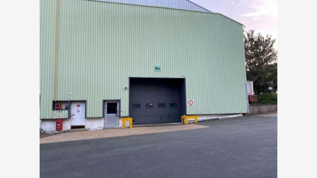 Bâtiments industriels 1102m² à louer à Cerizay