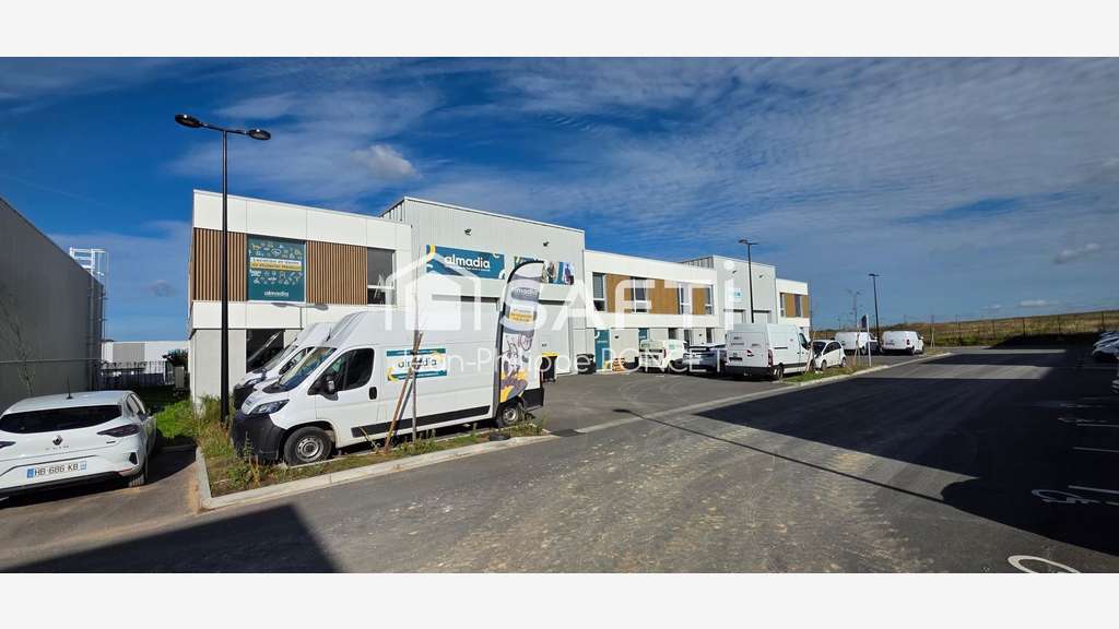 Location bâtiment avec bureaux à Rang-du-Fliers