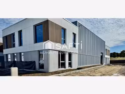 Location bâtiment avec bureaux à Rang-du-Fliers