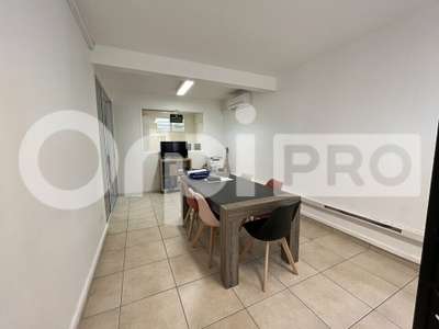 A louer beau bureau 160m² aménagé FDF Montgérald
