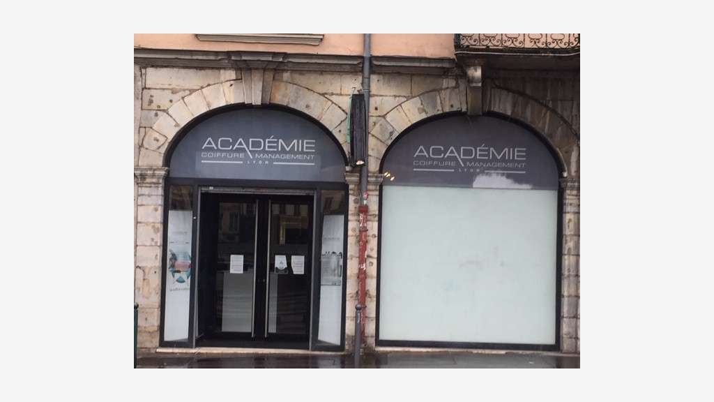 A louer local 161m² Lyon 69001 Quai Saint Vincent