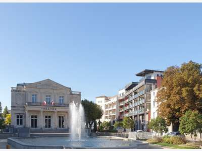 MURS 100M² COMMERCE OU BUREAU MONTELIMAR
