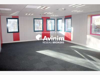 A louer très beaux bureaux 213m² à St Genis Laval
