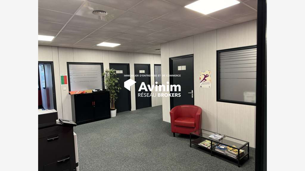 A louer très beaux bureaux 213m² à St Genis Laval