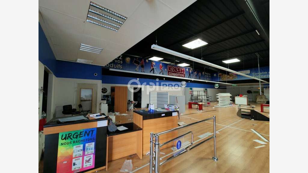 A louer local 583m² belle zone d'activités Reims 