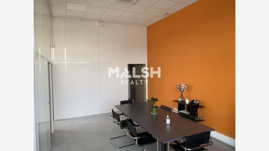 A louer bureaux 95m² 4 parkings à Beynost