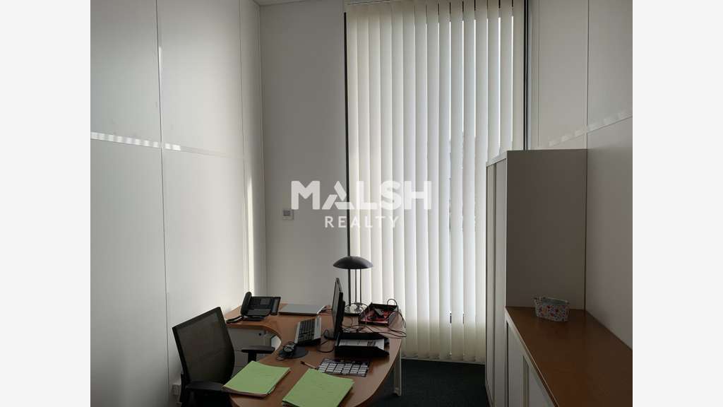 A louer bureaux 95m² 4 parkings à Beynost