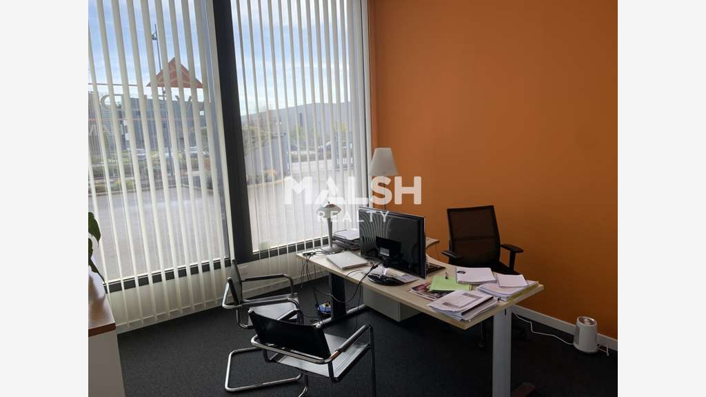 A louer bureaux 95m² 4 parkings à Beynost