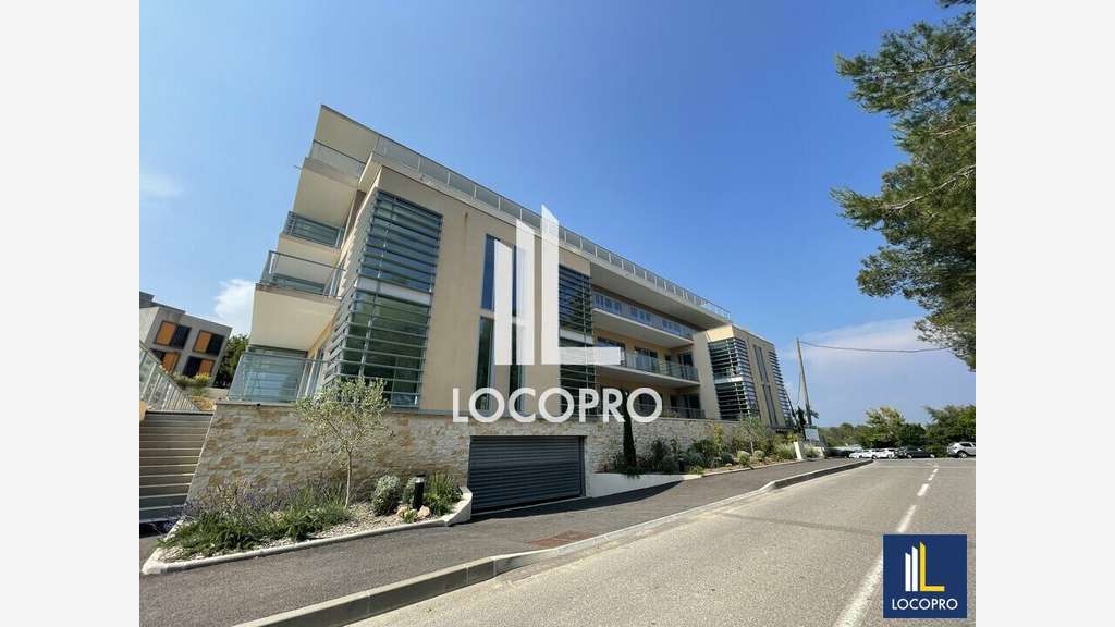 Bureaux de 452m² à louer à Biot