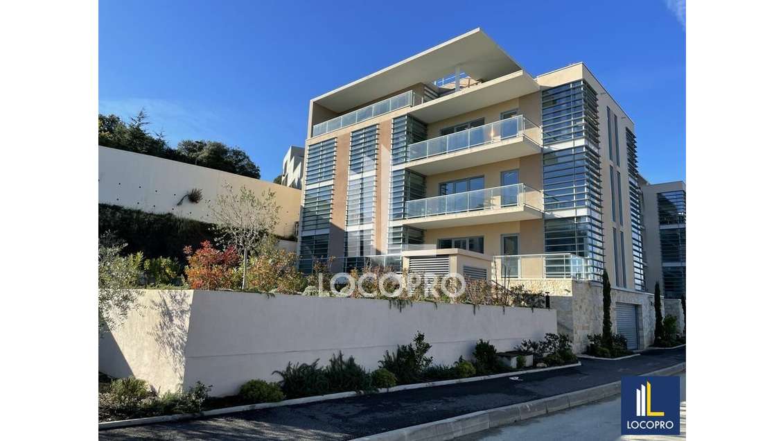 Bureaux de 452m² à louer à Biot