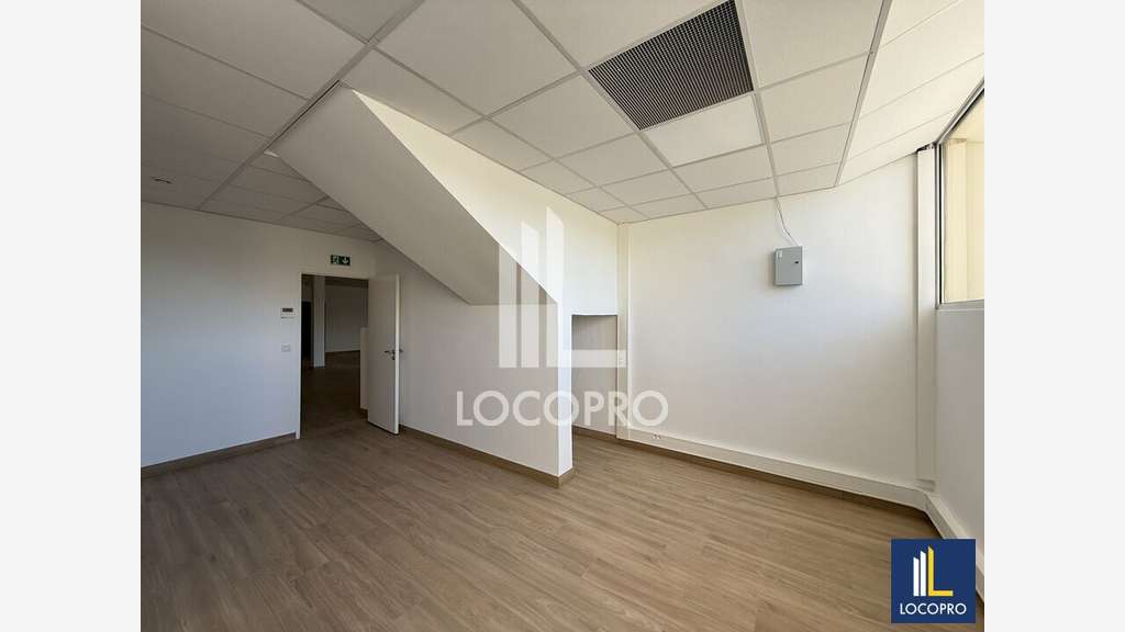 Bureaux de 460m² divisibles à louer à Biot
