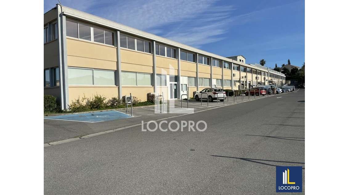 Bureaux de 460m² divisibles à louer à Biot