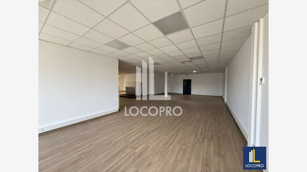 Bureaux de 460m² divisibles à louer à Biot