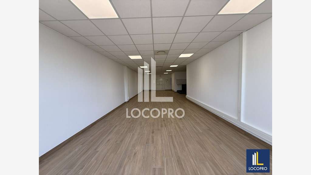 Bureaux de 460m² divisibles à louer à Biot