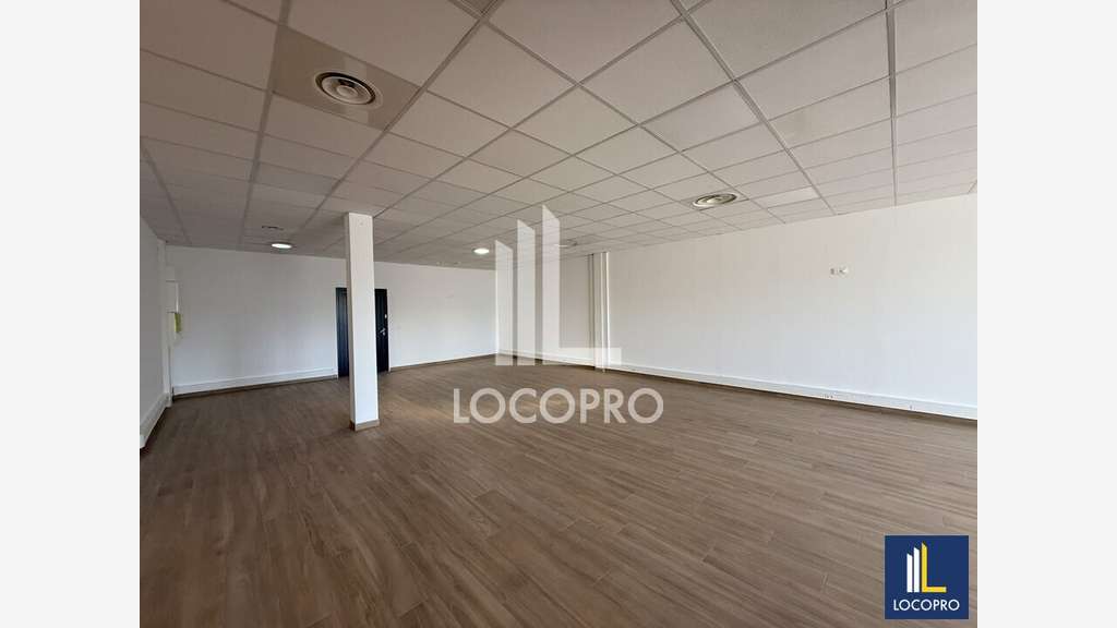 Bureaux de 460m² divisibles à louer à Biot