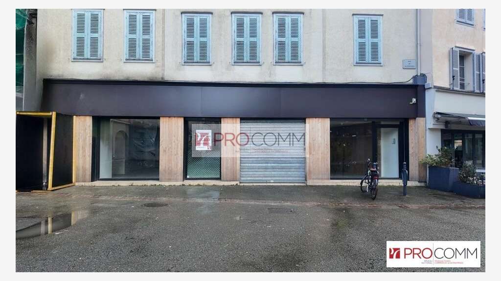 A louer local commercial 330m² à Chartres centre