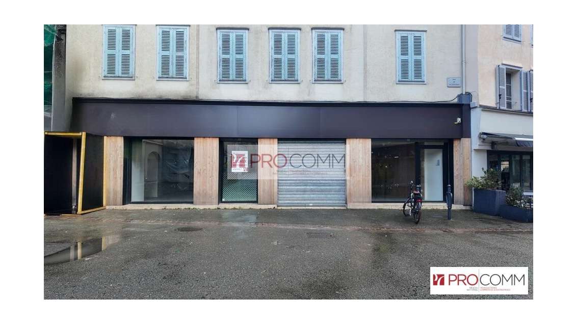 A louer local commercial 330m² à Chartres centre