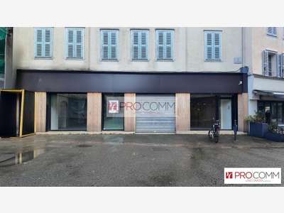 A louer local commercial 330m² à Chartres centre