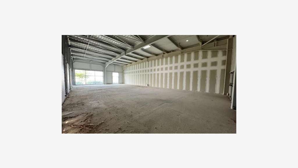 A louer local commercial de 293m² à Perpignan Sud