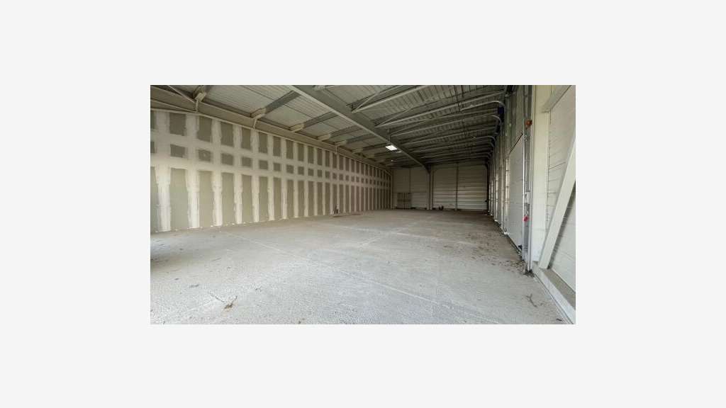 A louer local commercial de 293m² à Perpignan Sud