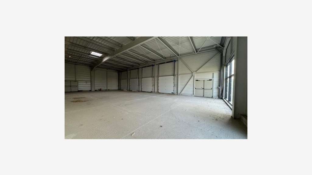 A louer local commercial de 293m² à Perpignan Sud