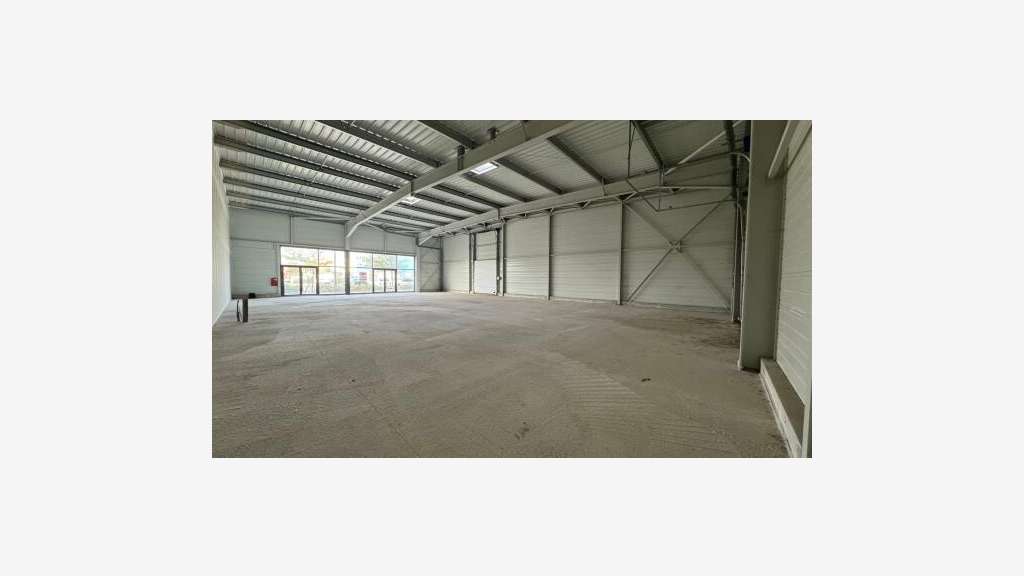 A louer local commercial de 367m² à Perpignan sud