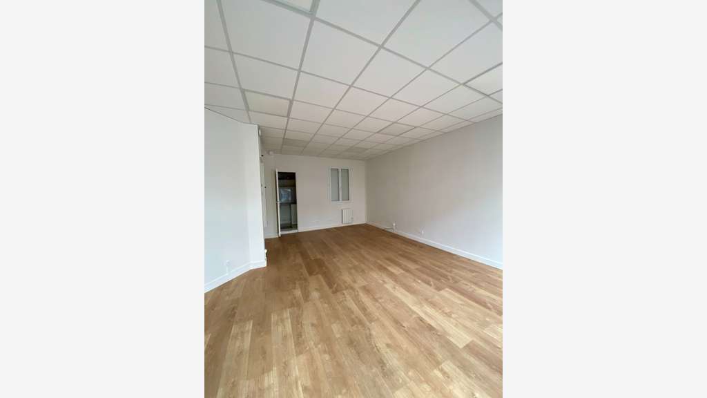 A louer boutique rénovée 35m² à Asnières sur Seine