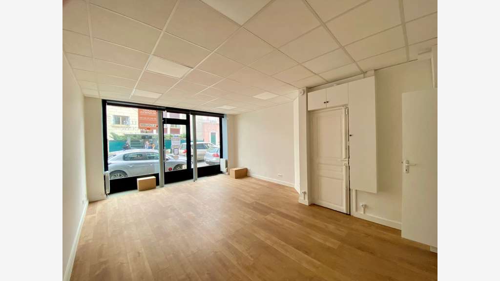 A louer boutique rénovée 35m² à Asnières sur Seine