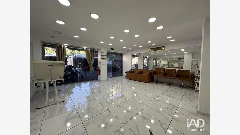 A louer boutique 54m² à Marseille Av Saint Antoine