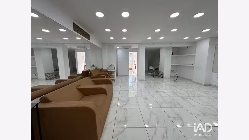 A louer boutique 54m² à Marseille Av Saint Antoine