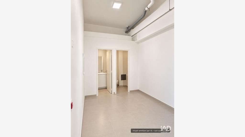 A louer boutique 97m² à Paris 19e 