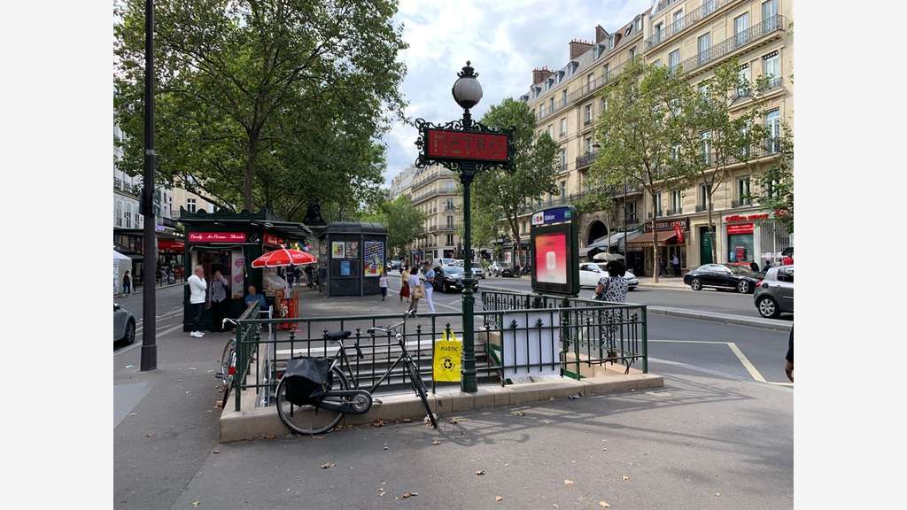 Location pure boutique 74m² Odéon  Paris 6e
