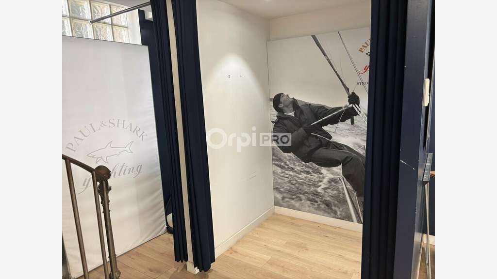 Très jolie boutique 85m² à louer à Avignon