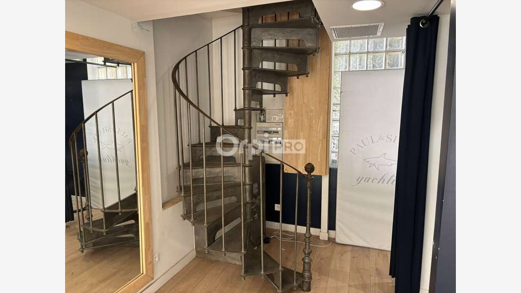 Très jolie boutique 85m² à louer à Avignon
