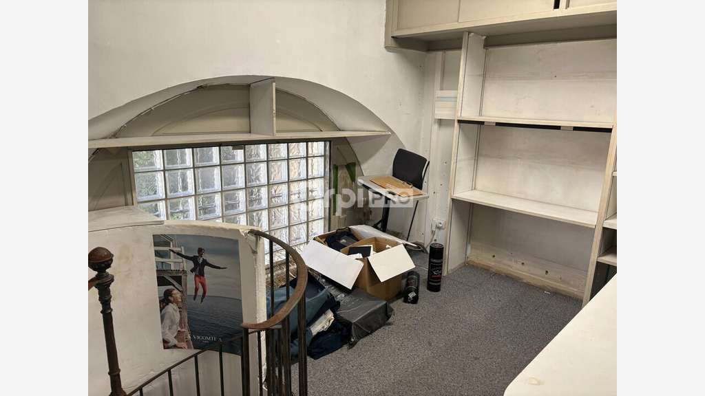 Très jolie boutique 85m² à louer à Avignon