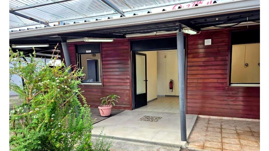 A louer local commercial 33m² à Saint-Louis