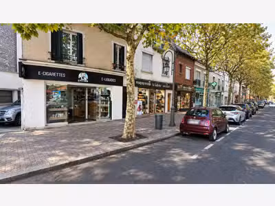 A louer boutique 110m² empl N°1 à Suresnes