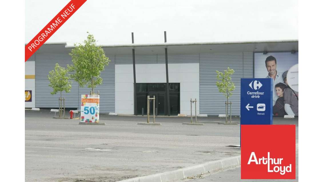 Local commercial 583m² à louer en zc à Bressuire