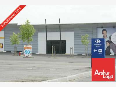 Local commercial 583m² à louer en zc à Bressuire