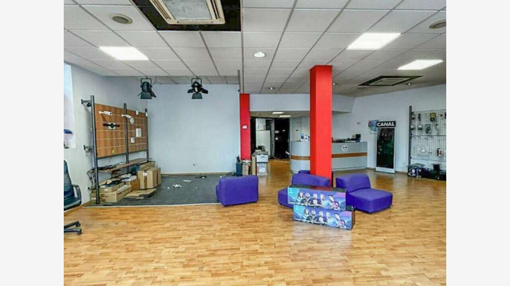 Loue local commercial 150m² à Brive-la-Gaillarde