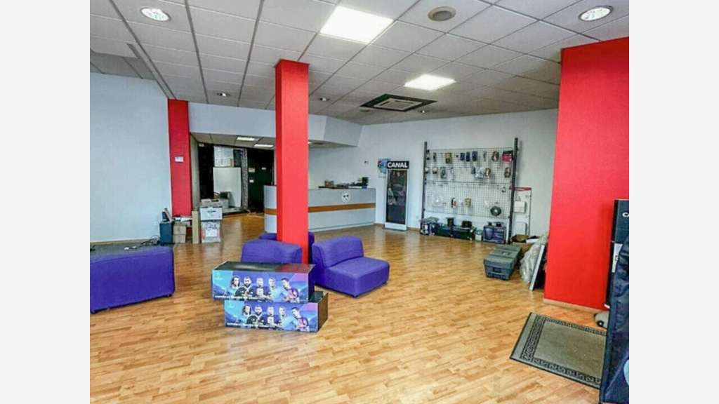 Loue local commercial 150m² à Brive-la-Gaillarde