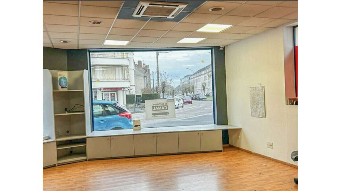 Loue local commercial 150m² à Brive-la-Gaillarde