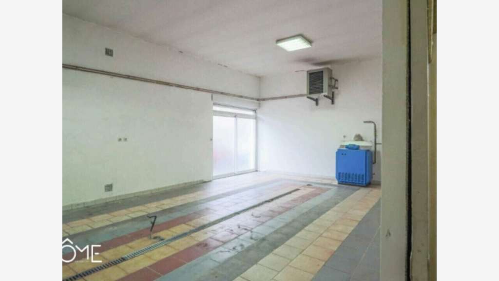 Loue local commercial 288m² à Brive-la-Gaillarde
