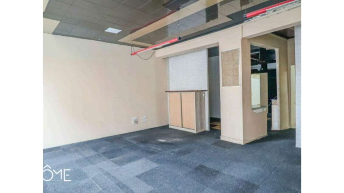 Loue local commercial 288m² à Brive-la-Gaillarde