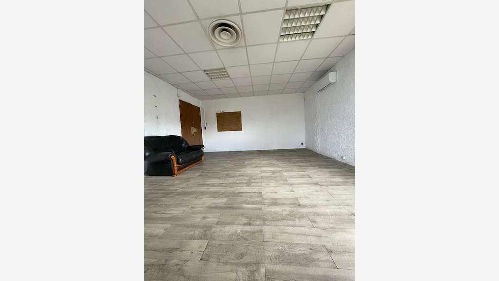 Bureau de 29m² à louer à Vitrolles 13127
