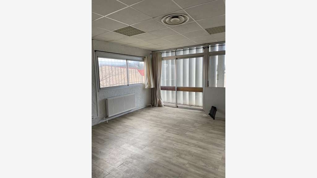 Bureau de 29m² à louer à Vitrolles 13127