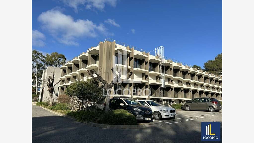 Loue bureau de 446m² à Sophia Antipolis Technopôle